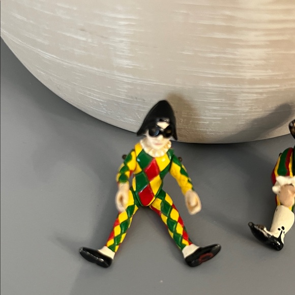 Vintage Harlequin Miniature Figurines in Red, Green, Yellow, Black Movable - Picture 2 of 6